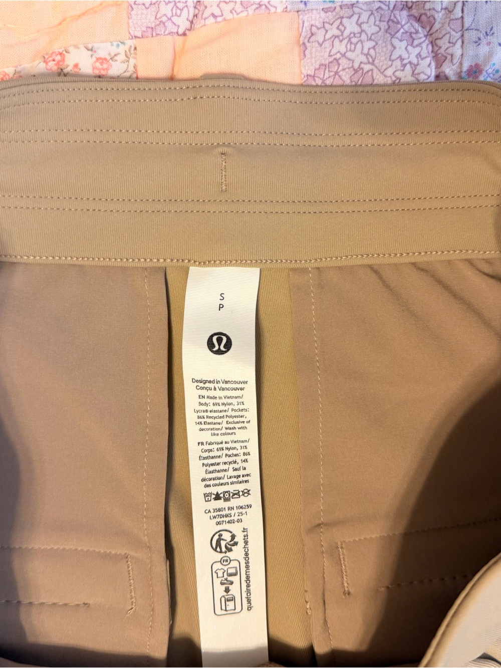 lululemon athletica Daydrift High-Waist pleated shorts - Picture 3 of 5